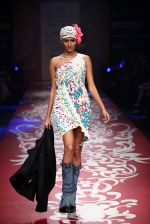 Model walk the ramp for Ritu Beri show at Lakme Fashion Week Day 1 on 3rd Aug 2012 (76).JPG